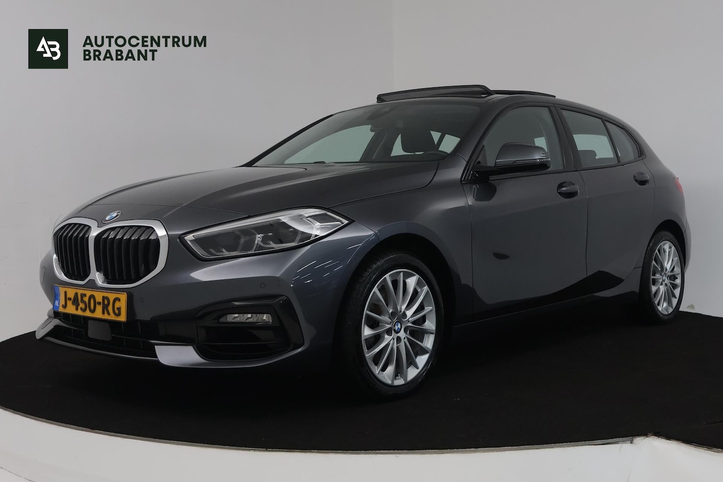 BMW 1-serie - 118i Executive Edition (PANORAMADAK, DIGITALE COCKPIT, CRUISE CONTROL, NAVIGATIE, PARKEERS - AutoWereld.nl