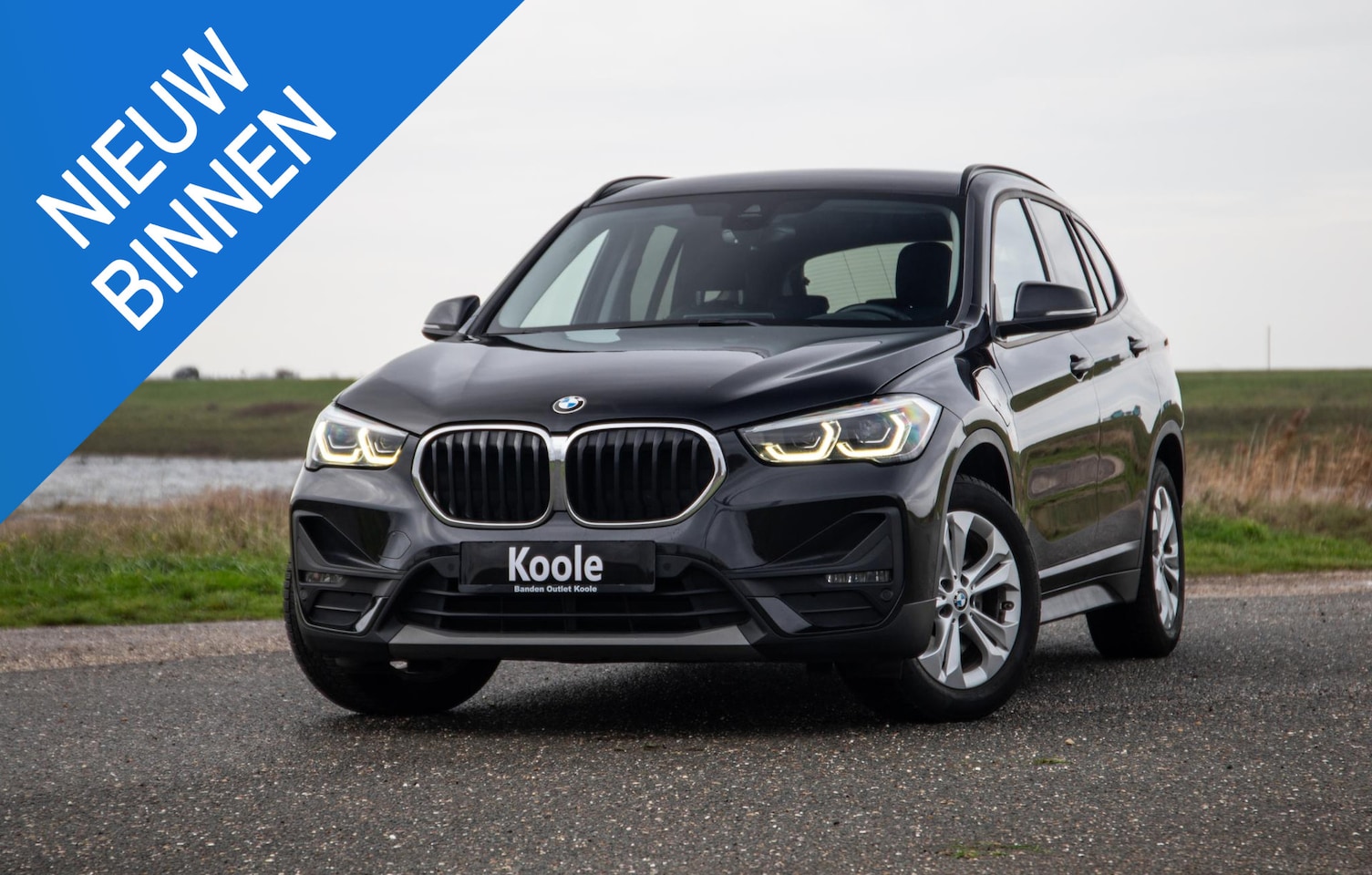 BMW X1 - xDrive25e Executive CAMERA / CARPLAY / HEAD UP DISPLAY / LEDER / LED / CRUISE CONTROLE / S - AutoWereld.nl