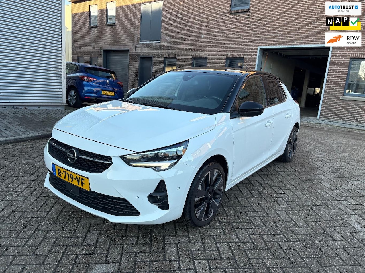 Opel Corsa-e - Ultimate 50 kWh|Pano|360cam|LED|Stoel+Stuur Verw|Dealer OH - AutoWereld.nl