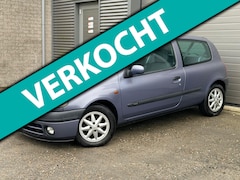 Renault Clio - 1.6 RXE Automaat