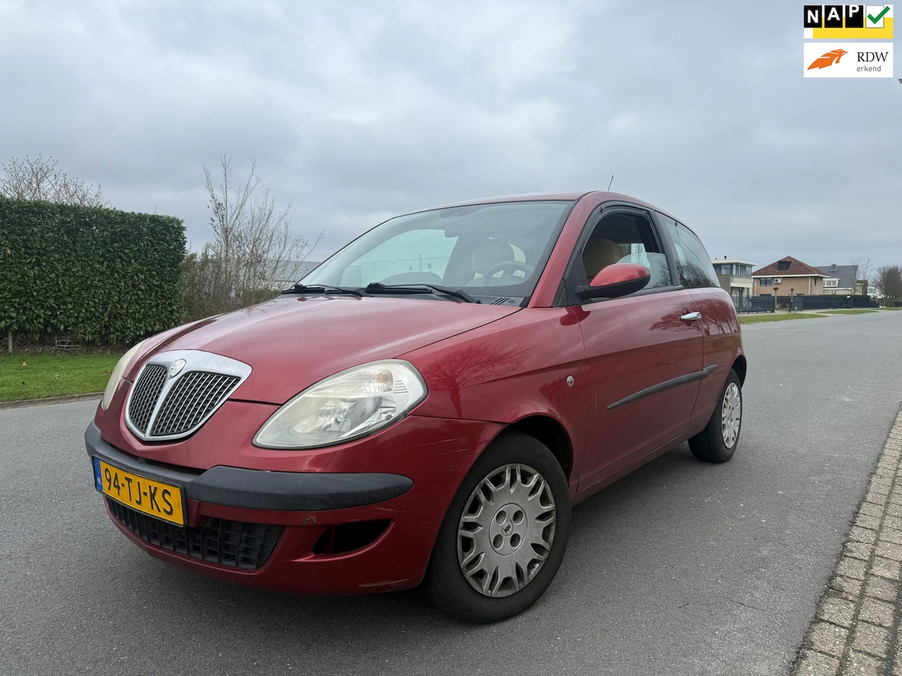 Lancia Y(psilon) - Ypsilon 1.2 Argento NAP/APK - AutoWereld.nl