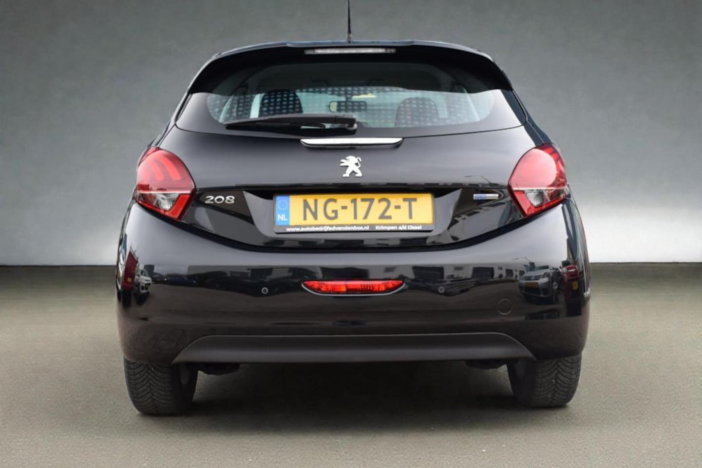 Peugeot 208 - 1.2 PureTech Blue Lion 1.2 PureTech Blue Lion, Navigatie, Apple car play, Lichtmetalen velgen, Airco