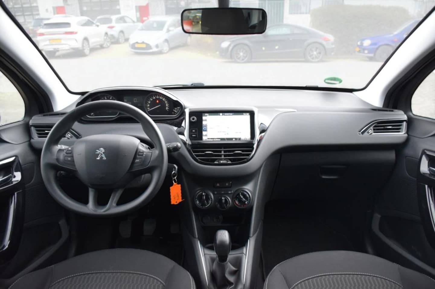 Peugeot 208 - 1.2 PureTech Blue Lion 1.2 PureTech Blue Lion, Navigatie, Apple car play, Lichtmetalen velgen, Airco