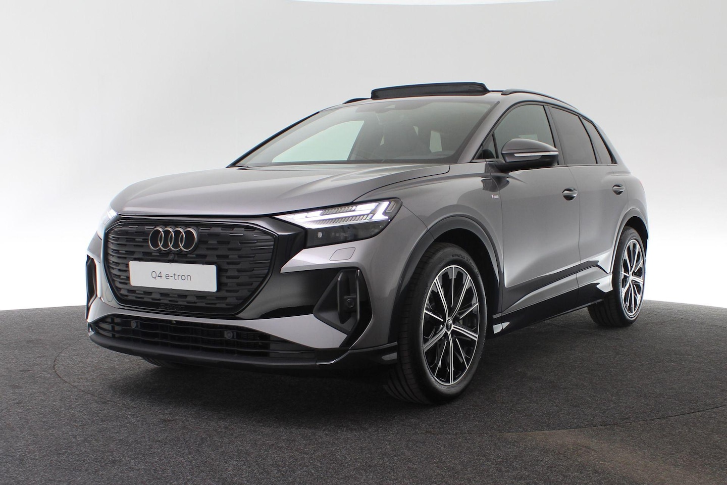 Audi Q4 e-tron - S edition Competition 45 286 pk quattro | Comfortpakket | Glazen panoramadak | Trekhaak | - AutoWereld.nl