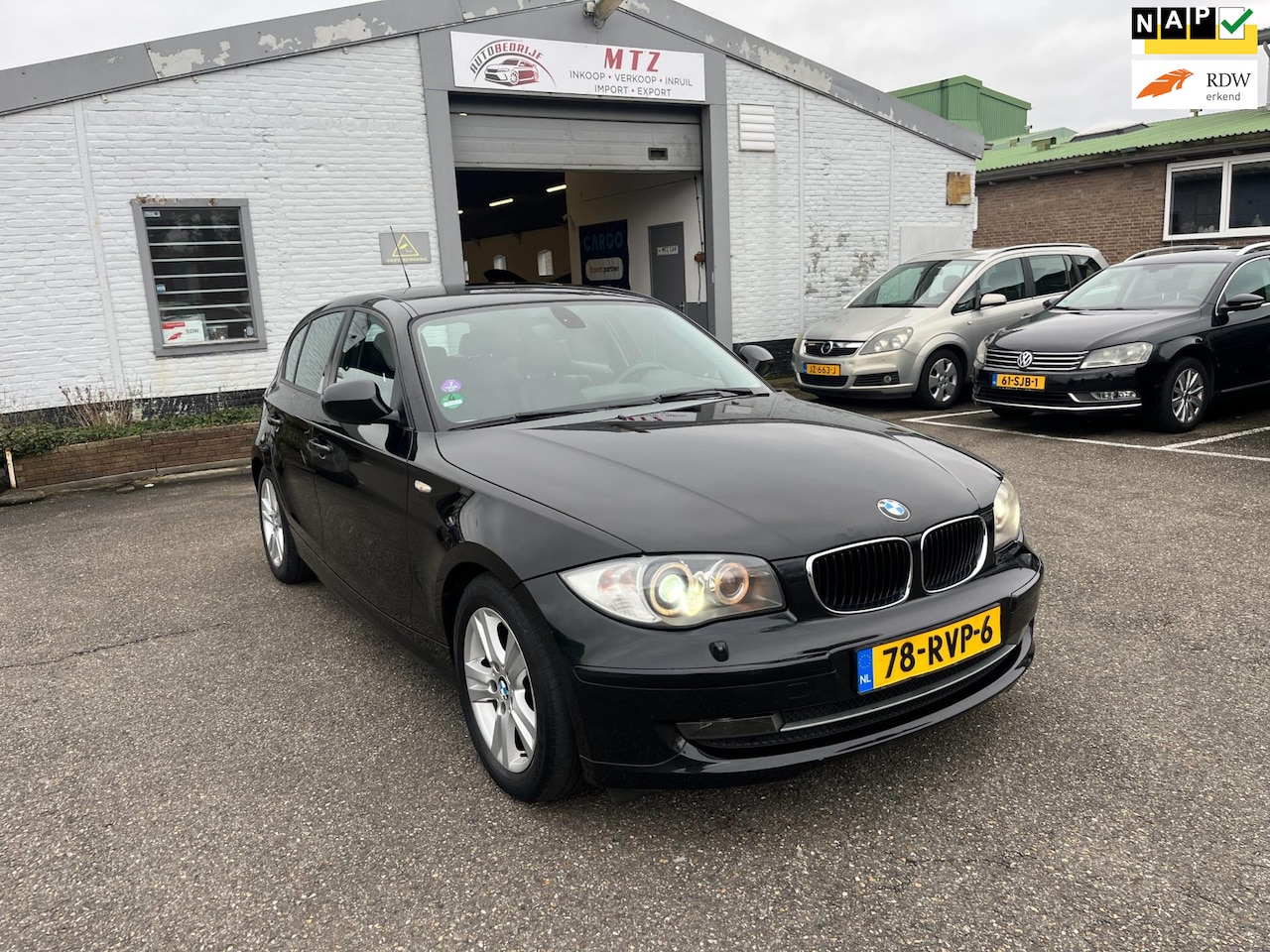 BMW 1-serie - 118i EffDyn. Ultimate Edition CLIMA / LEDER / BI-XENON - AutoWereld.nl