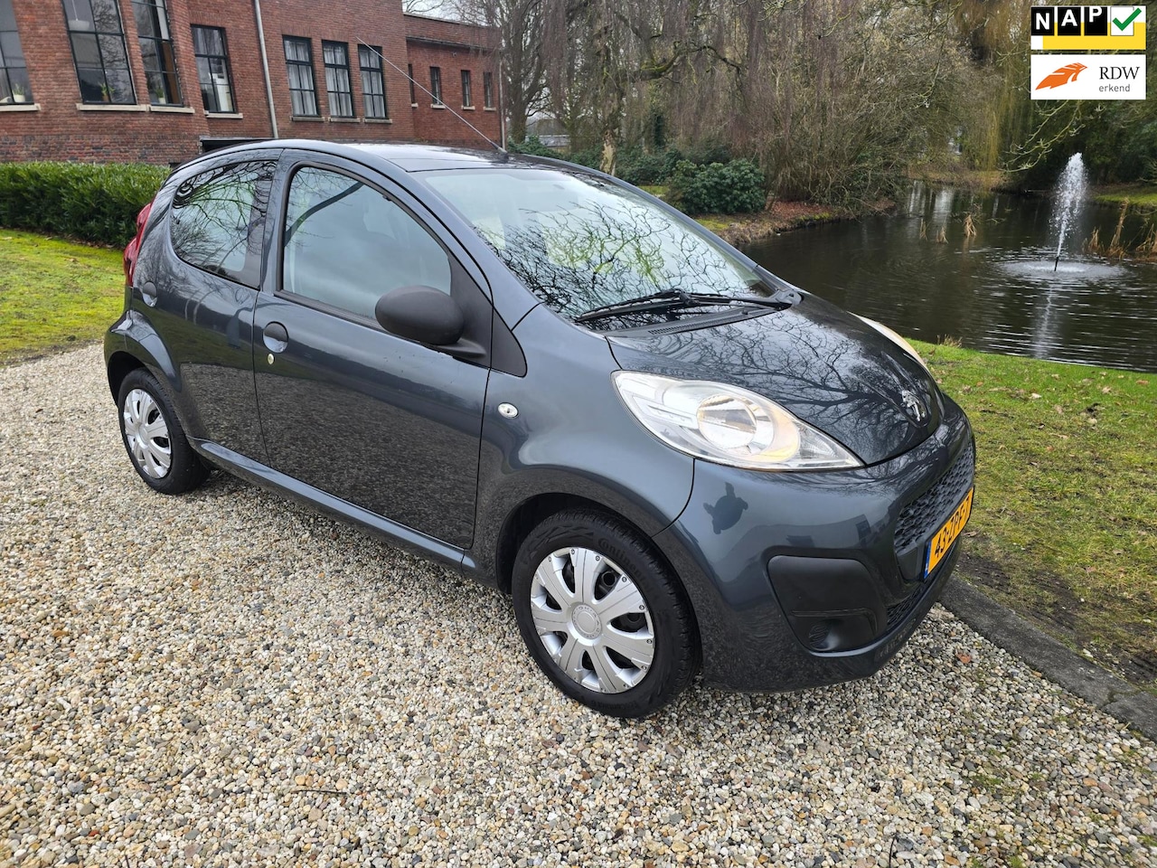 Peugeot 107 - 1.0 Access Accent 5-deurs *70.000km* - AutoWereld.nl
