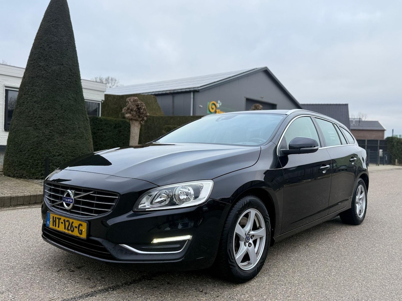Volvo V60 - 2.0 D3 Summum Business AUT 2015 Navi/Clima/Lmv - AutoWereld.nl