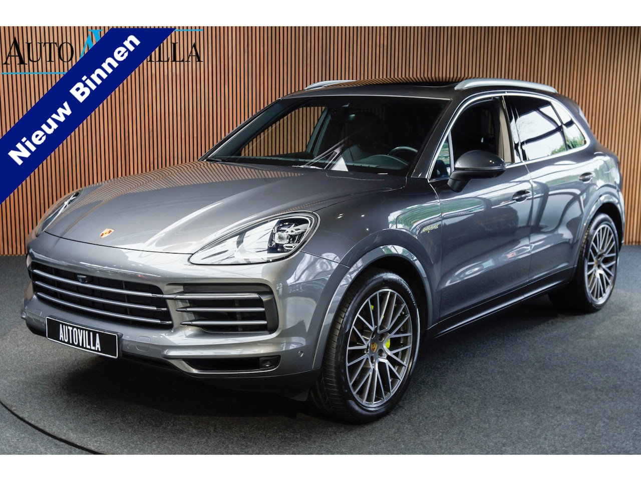 Porsche Cayenne - 3.0 E-Hybrid Panodak ACC Leer 360 Navi LM velgen PDC Memory seats Elektr. trekhaak  Elektr - AutoWereld.nl