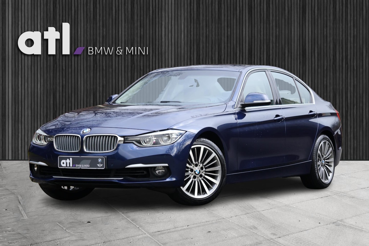 BMW 3-serie - 318i Luxury Edition AUT | Leder | Navi Pro | LED | Camera | Stoelverwarm. | Hifi | Clima | - AutoWereld.nl