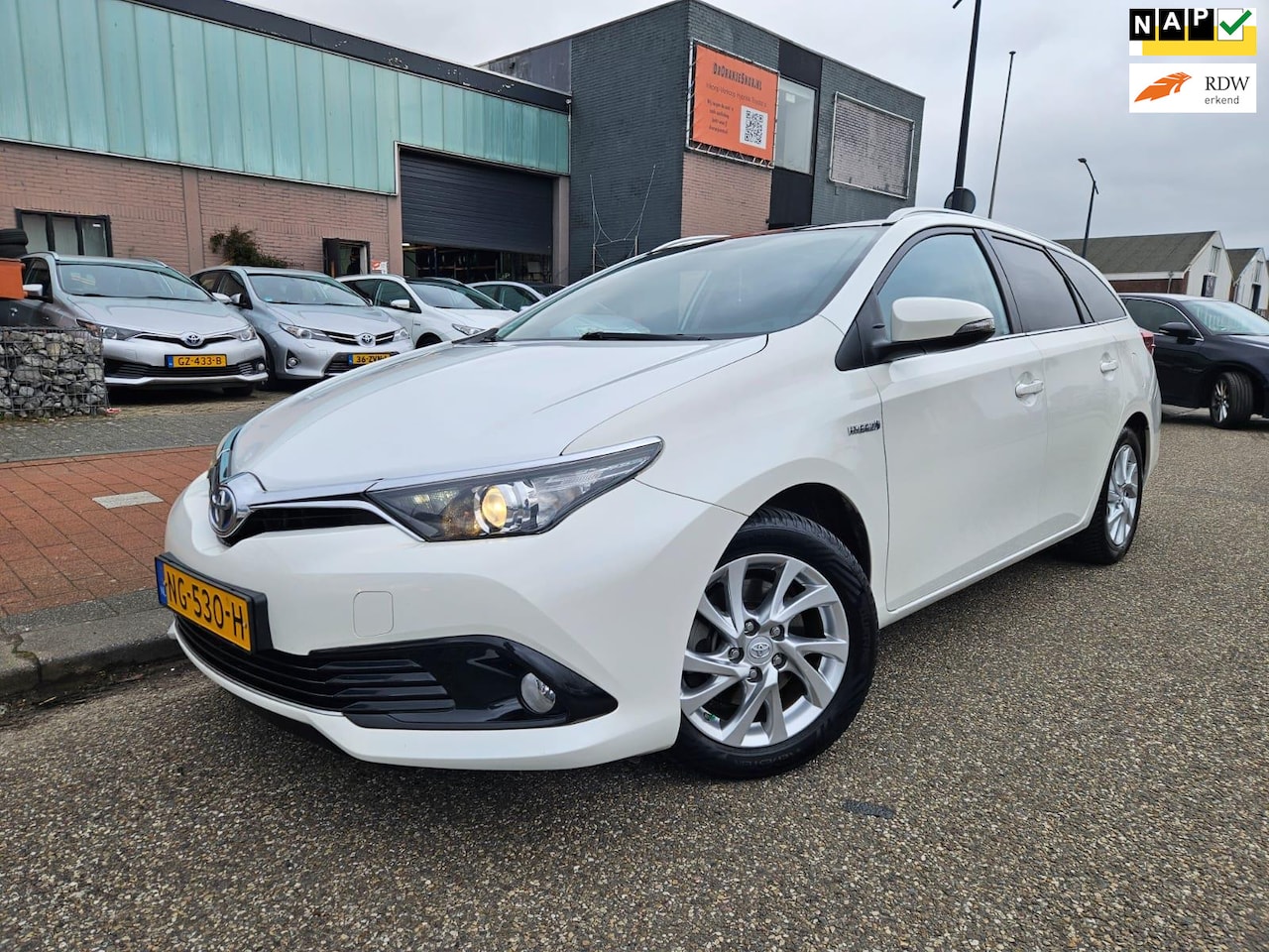 Toyota Auris - 1.8 Hybrid GARANTIE Pano Dak Navi Camera - AutoWereld.nl