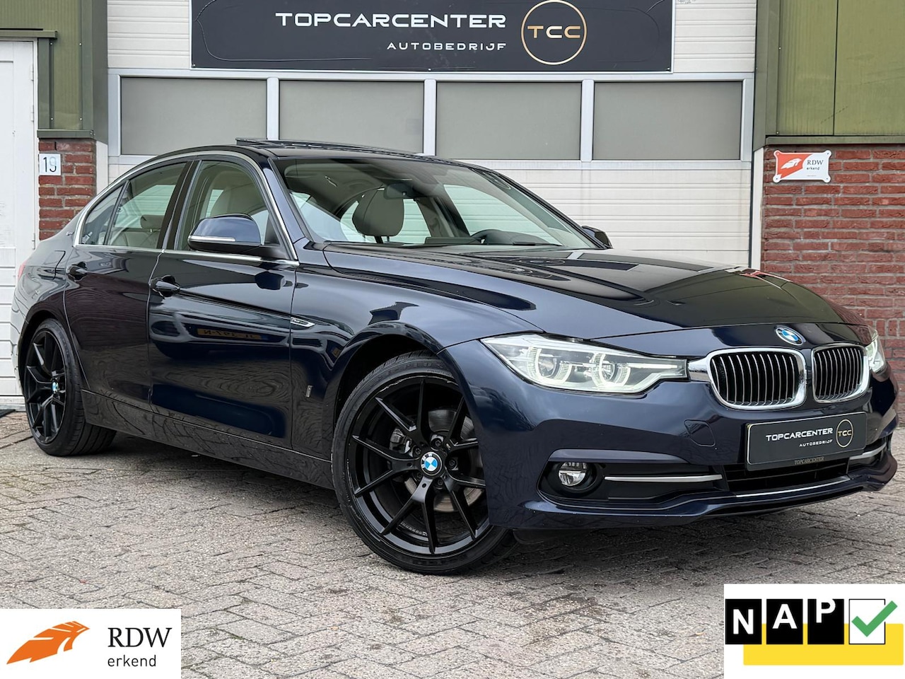BMW 3-serie - 330e Luxury/SCHUIFD/PARKS/STOELV/NAVI/APK/NAP - AutoWereld.nl