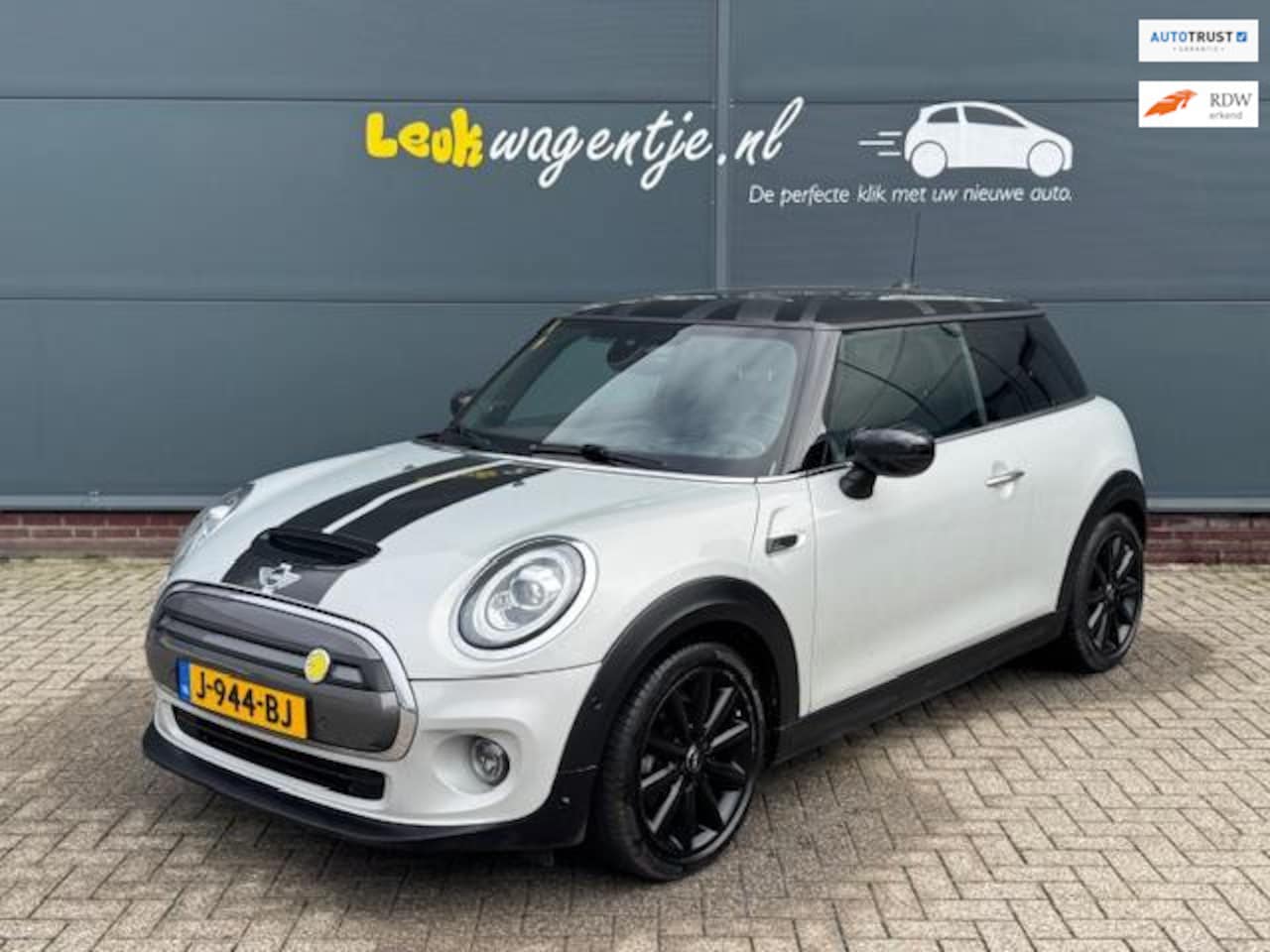 MINI Mini-Electric - Charged 33 kWh *leder *head up *17 inch - AutoWereld.nl