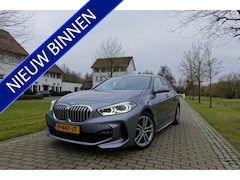 BMW 1-serie - 118i Business Edition M sport | Camera | CarPlay | Stoelverwarming | Navi |