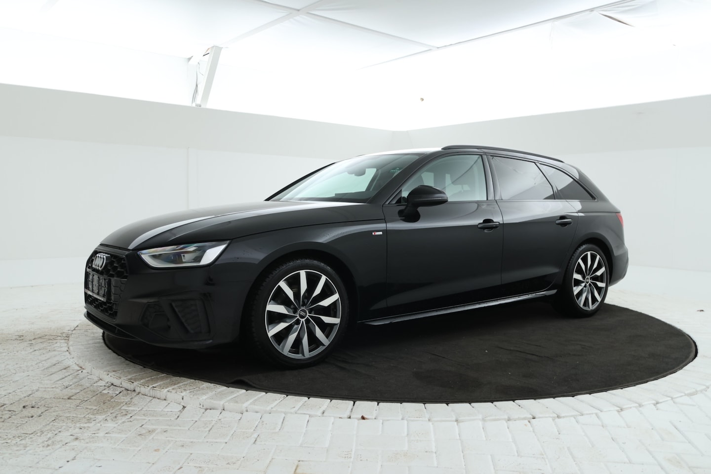 Audi A4 Avant - 30 TDI S edition 136PK Virtual, Leder, Climate, - AutoWereld.nl