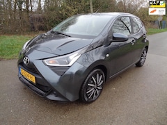 Toyota Aygo - 1.0 VVT-i x-play Apple carplay Camera NAP