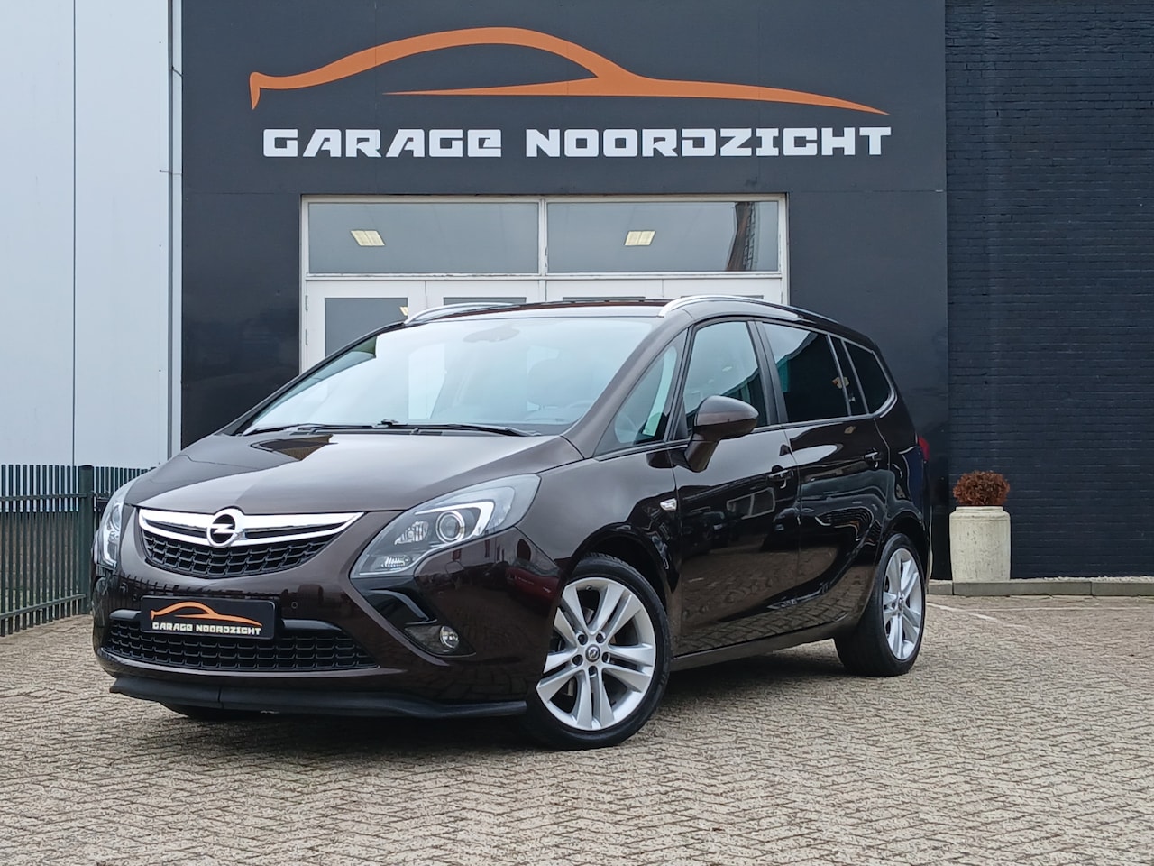 Opel Zafira Tourer - 1.4 Cosmo 7-persoons 140pk TURBO NAVIGATIE|CAMERA|CRUISE CONTROL|PDC VOOR&ACHTER|AIRCO|GET - AutoWereld.nl