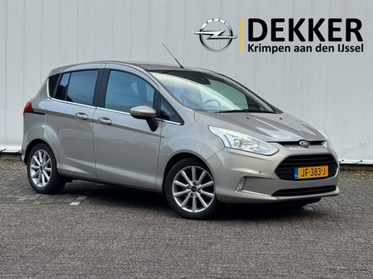 Ford B-Max - 1.0 EcoBoost Titanium met Navi/Camera, Trekhaak, Voorruitverwarming - AutoWereld.nl