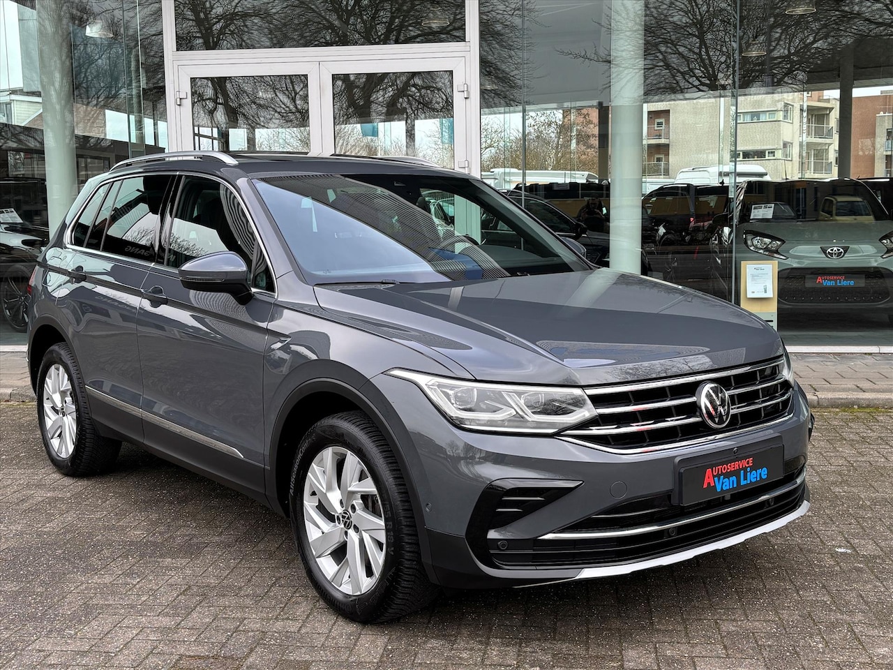 Volkswagen Tiguan - 1.4 TSI eHybrid Elegance 245pk DSG 6|Panodak|Leder| Trekhaak|Dodehoek| Rijklaarprijs incl - AutoWereld.nl