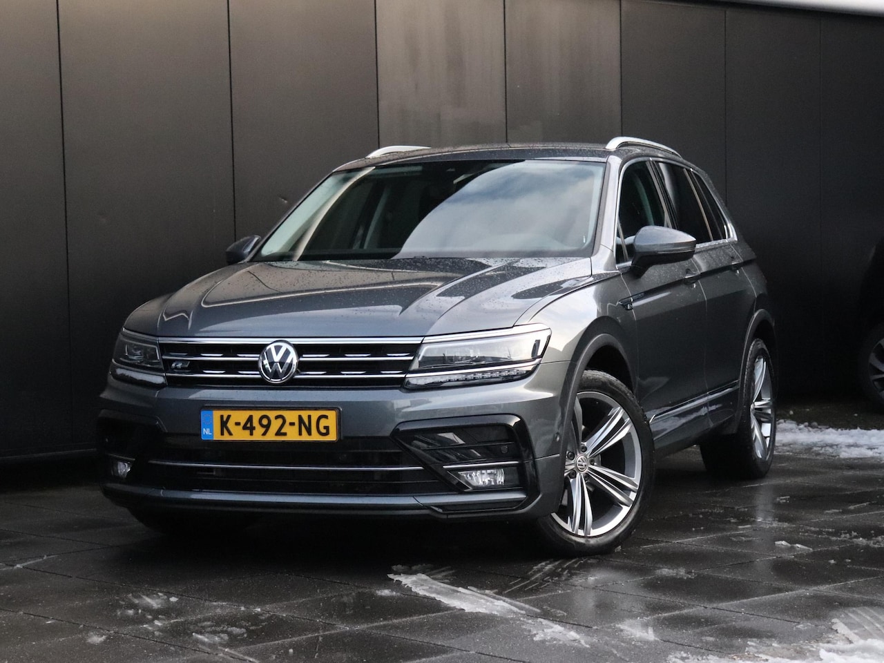 Volkswagen Tiguan - 1.5 TSI ACT Highline Business R | R LINE | DSG | MASSAGE | CAMERA | APPLE CARPLAY | STOELV - AutoWereld.nl