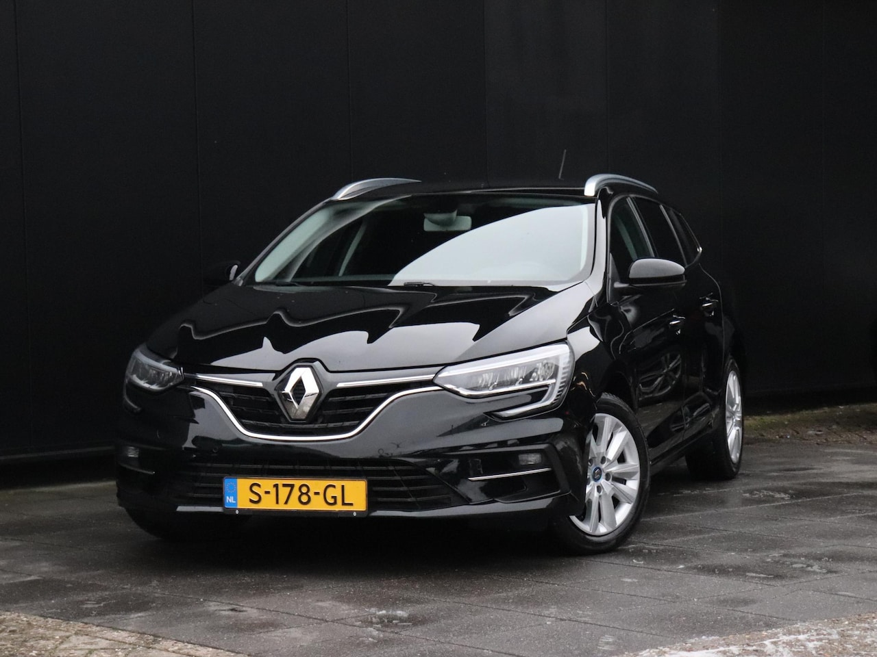 Renault Mégane E-Tech - Estate 1.6 Plug-In Hybrid 160 Equilibre | AUT. | PDC | NAVI | CRUISE | - AutoWereld.nl