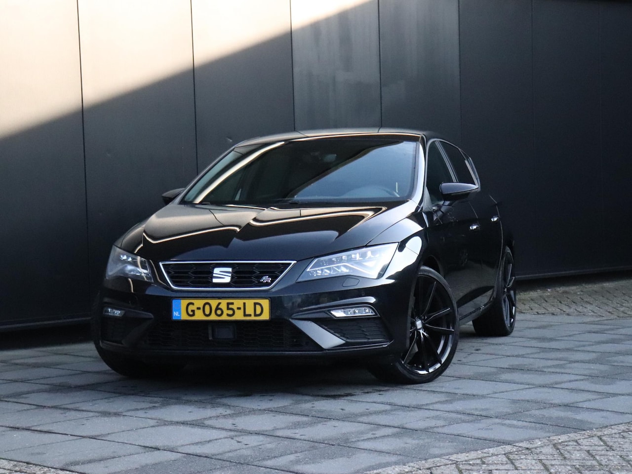 SEAT Leon - 2.0 TSI FR Business Intense | NAVI |  DSG | TREKHAAK | ADAPTIV -CRUISE | APPLE CARPLAY | P - AutoWereld.nl
