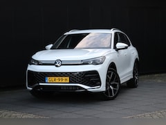 Volkswagen Tiguan - 1.5 eTSI R-Line Business | MASSAGE | STOEL/STUURVERW. | 360° CAMERA | CRUISE | NAVI |