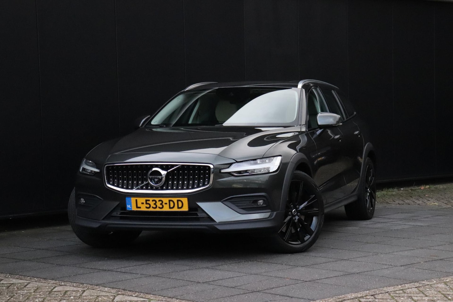 Volvo V60 Cross Country - 2.0 B5 251 PK AWD Pro | LEDER | STAND KACHEL | MEMORY | PANO-DAK | CAMERA | H&K SOUND | | - AutoWereld.nl
