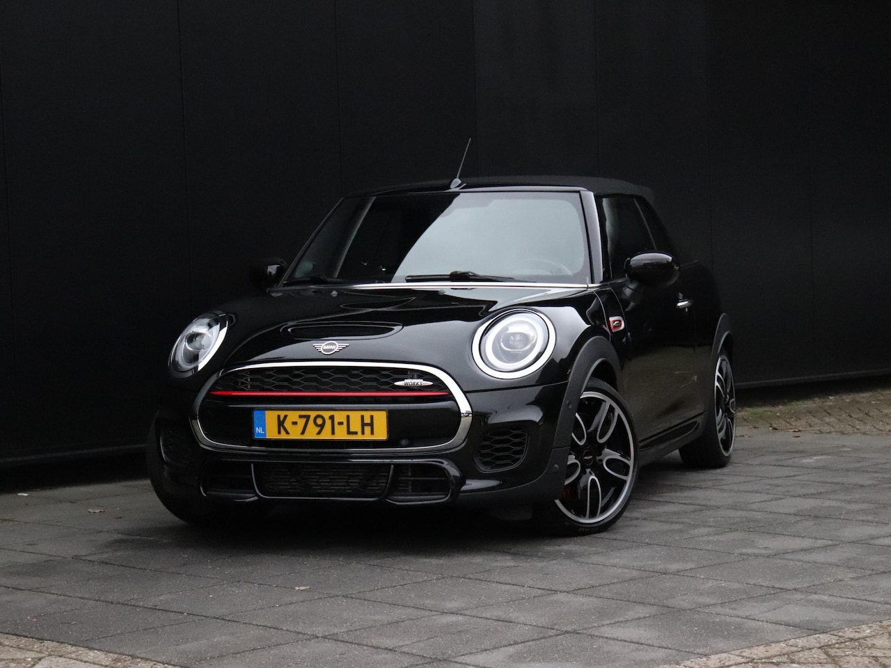MINI Cabrio - Cooper Mini 2.0 John Works Chili | LEDER | H&K | PDC | CRUISE | NAVI | STOELVERW. | - AutoWereld.nl
