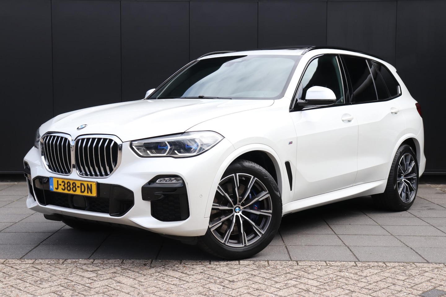 BMW X5 - xDrive40i High Exe. M SPORT | PANO-DAK | LEER | APPLE CARPLAY | TREKHAAK - AutoWereld.nl