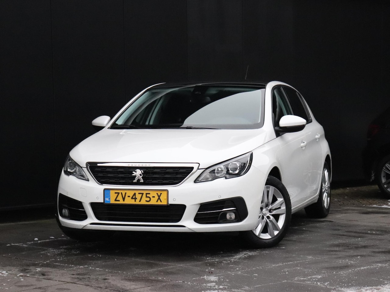 Peugeot 308 - 1.2 PureTech Blue Lease Executive Avantage | PANO | PDC | CRUISE | NAVI | APPLE CARPLAY | - AutoWereld.nl