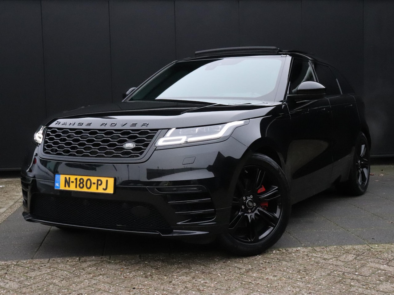 Land Rover Range Rover Velar - 2.0 P300 Turbo AWD R-Dynamic HSE | PANO-DAK | LEDER | MEMORY | HEAD-UP | CAMERA | STOEL/ST - AutoWereld.nl