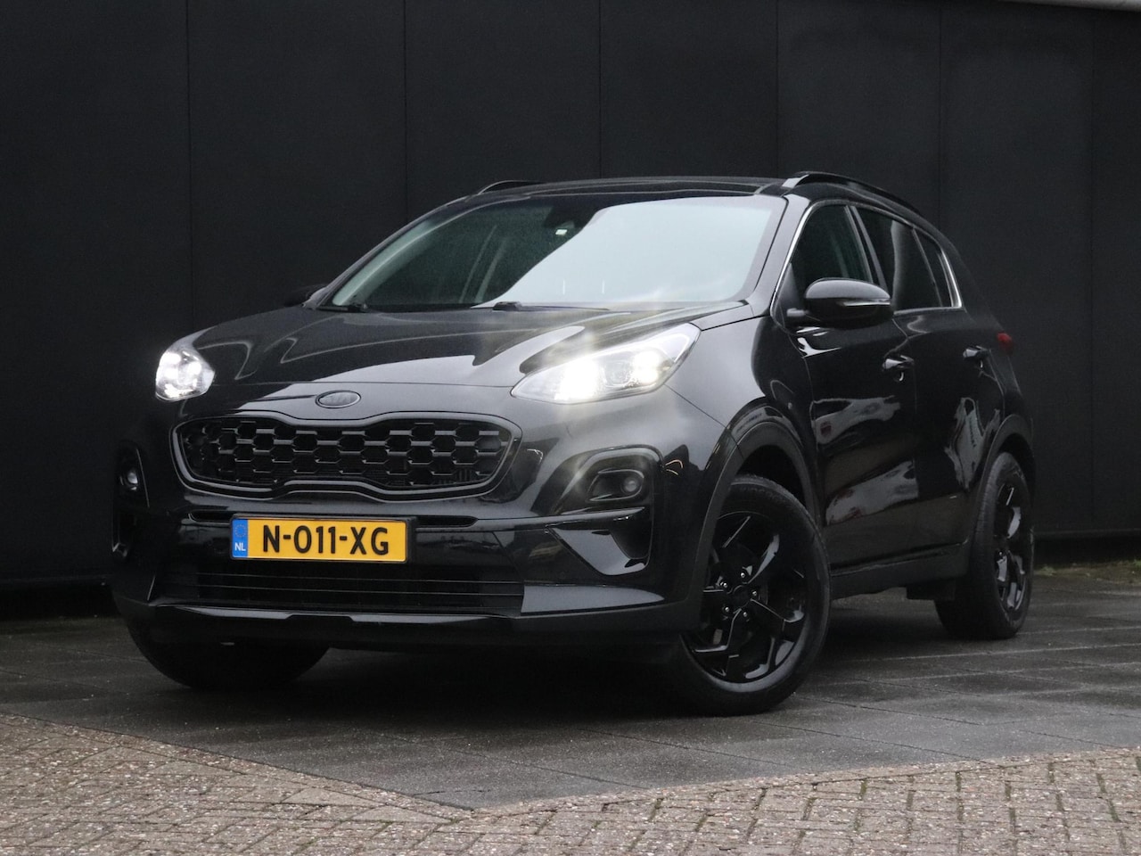 Kia Sportage - 1.6 T-GDI Black Edition | LEDER | NAVI | TREKHAAK | STOELVERW | APLE CARPLAY | KEYLESS - AutoWereld.nl
