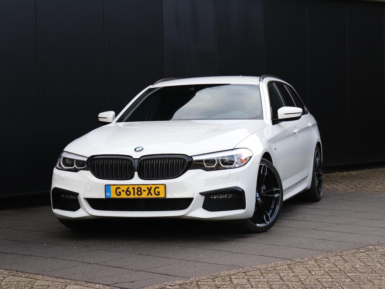 BMW 5-serie Touring - 520i High Executive | M SPORT | TREKHAAK |  LEDER | CAMERA | STOEL/STUURVERW. | CRUISE | N - AutoWereld.nl