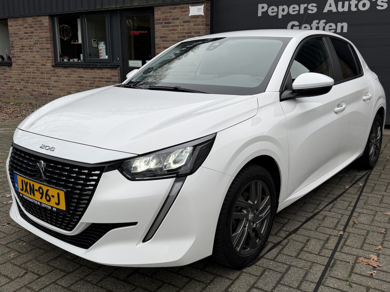 Peugeot 208 - 1.2 PureTech Active/.sportvelgen / Led /navi/Appele /Android / Stoel verwarming /PDC/ - AutoWereld.nl