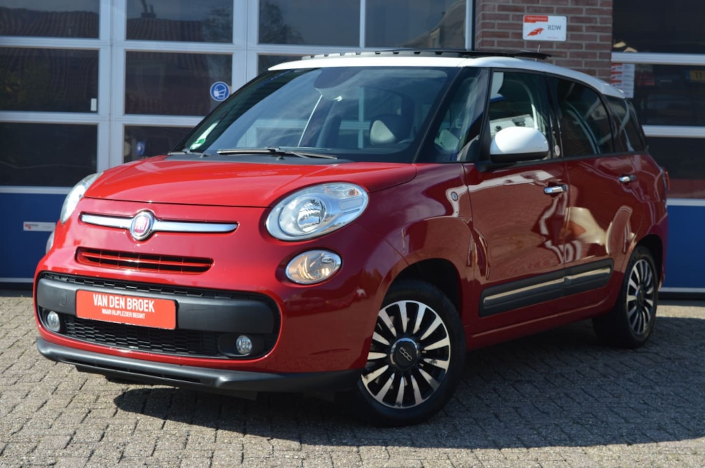 Fiat 500 L - 1.4 T-Jet 7p. | PANODAK - PDC - LEDER - AutoWereld.nl