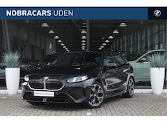 BMW 1-serie - 120 M Sport Automaat / Sportstoelen / M Adaptief onderstel / Comfort Access / Achteruitrij