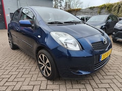Toyota Yaris - 1.3 16v VVT-i Linea Sol, 5 Deurs, Airco