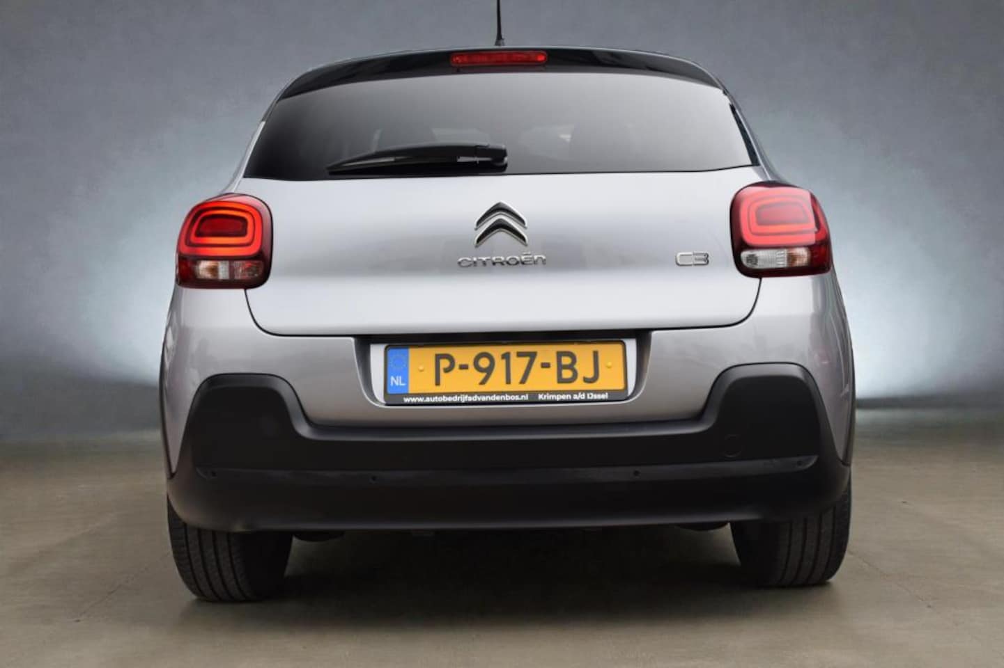 Citroën C3 - 1.2 PureTech C-Series, BTW auto, NAP, Apple car play, Lichtmetalen velgen, Cruise control,