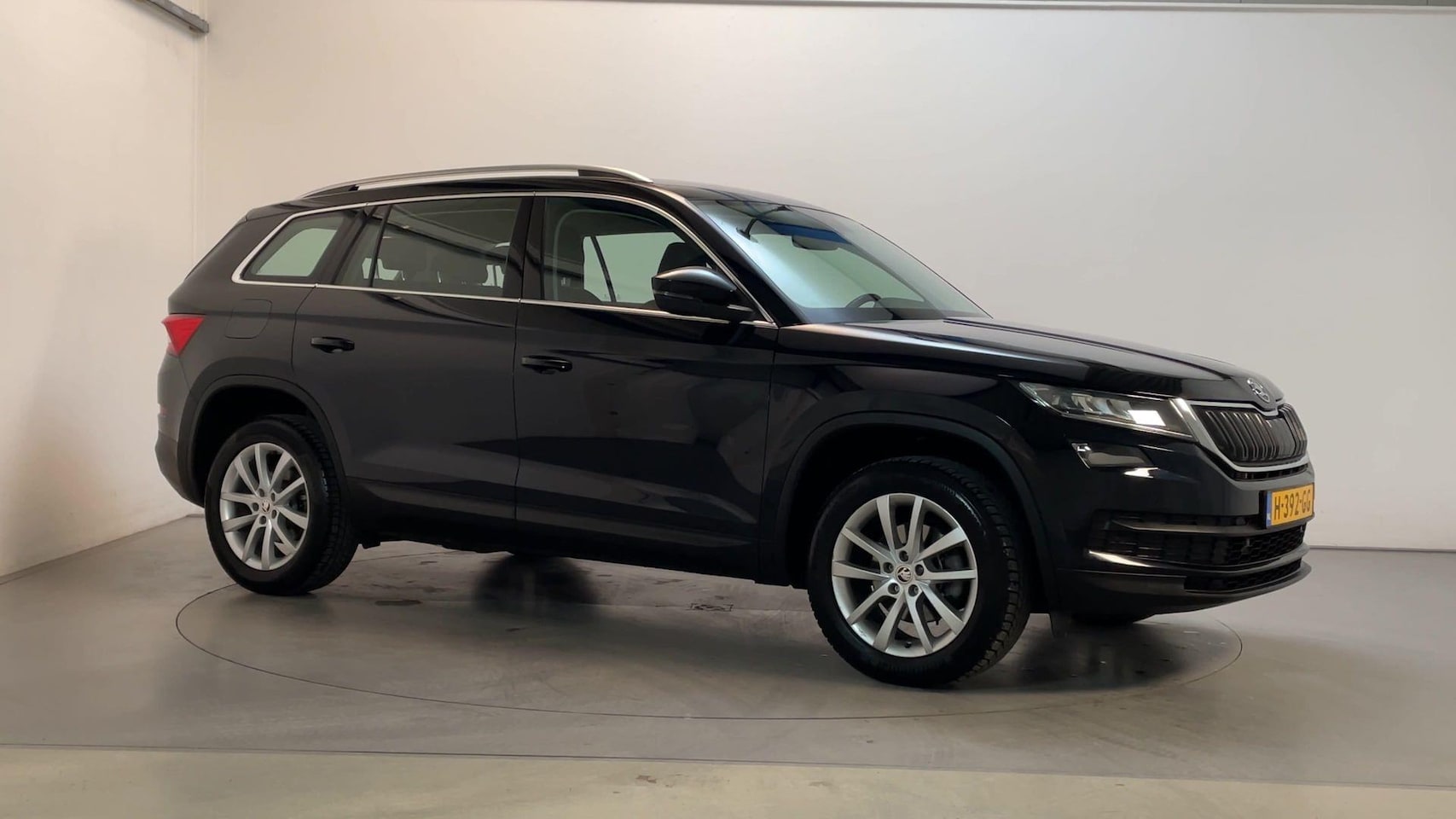 Skoda Kodiaq - 1.5 TSI 150pk Business Edition Leder-Stof Camera Navigatie Virtual Cockpit - AutoWereld.nl