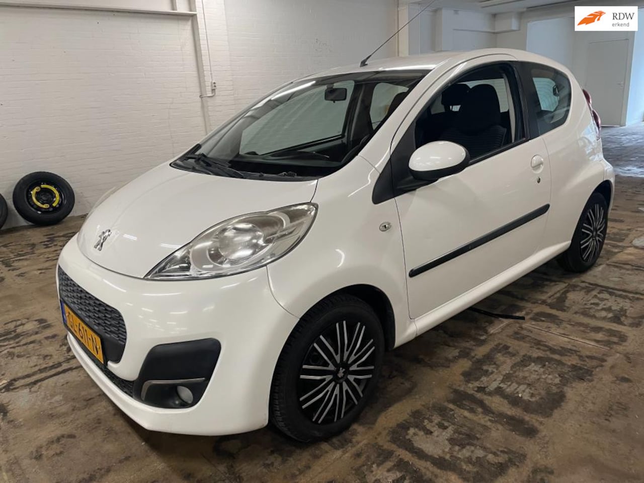 Peugeot 107 - 1.0 Access facelift model - AutoWereld.nl