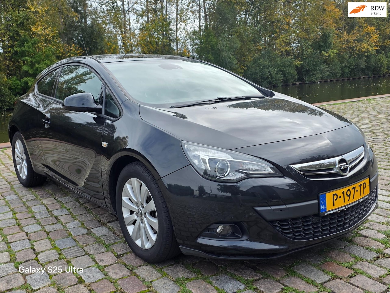 Opel Astra GTC - 1.4 Turbo Sport airco cruis control cv op afs elektrische ramen - AutoWereld.nl