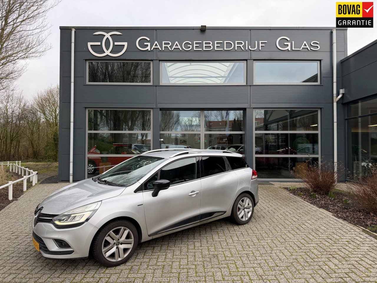 Renault Clio Estate - 0.9 TCe Limited trekhaak - AutoWereld.nl