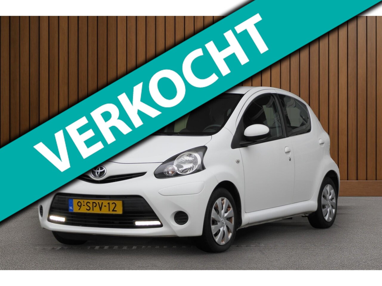 Toyota Aygo - 1.0 VVT-i Aspiration 5-Deurs Automaat | Bluetooth | Airco | NAP - AutoWereld.nl
