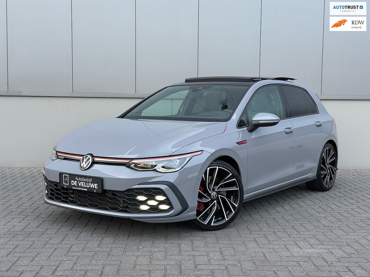 Volkswagen Golf - 2.0 TSI GTI HUD IQ-Light 19" Pano - AutoWereld.nl