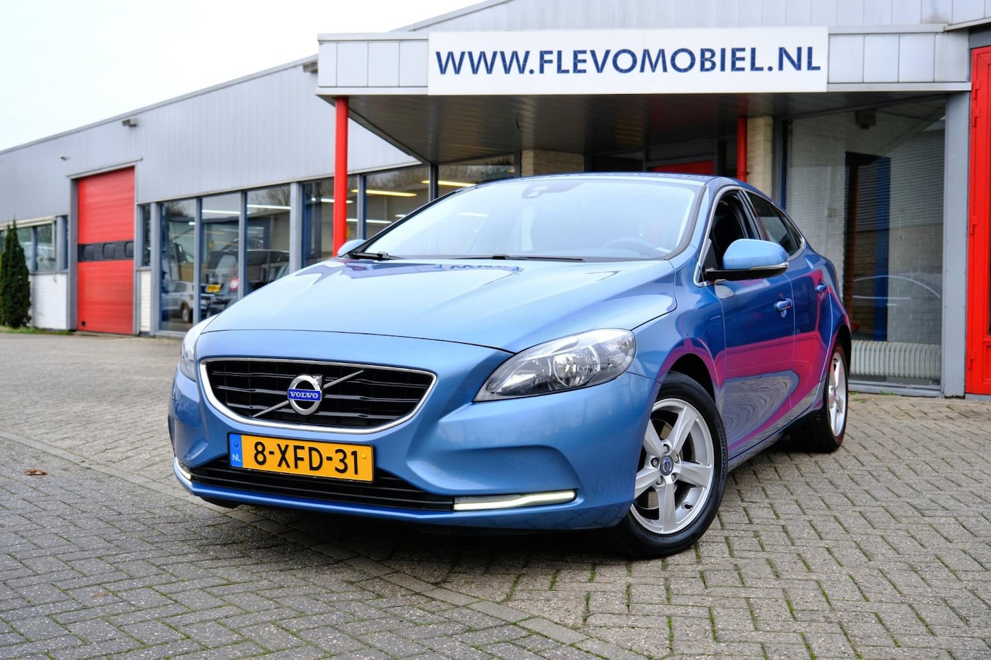 Volvo V40 - 1.6 T2 Momentum Navi|Clima|Stoelverw|LMV - AutoWereld.nl