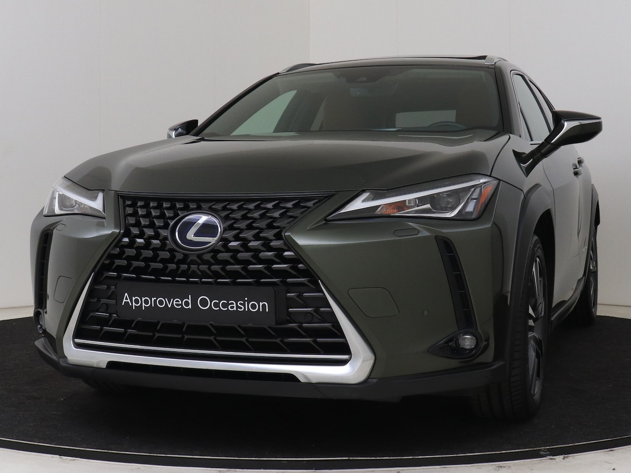 Lexus UX - 250h Luxury Line | Elektrisch schuif/kanteldak | Navigatie | Lederen bekleding | - AutoWereld.nl