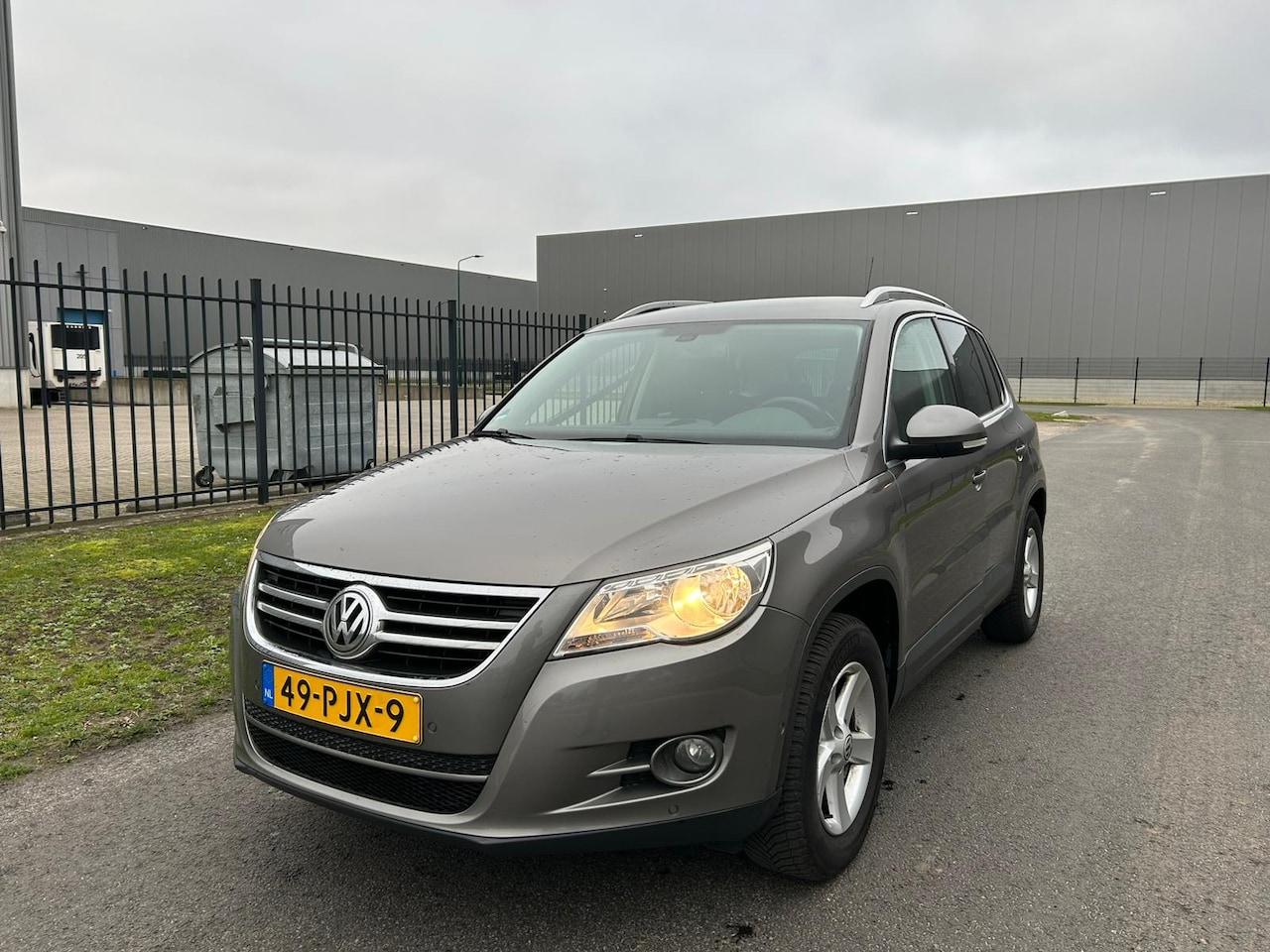 Volkswagen Tiguan - 1.4 TSI Sport&Style nieuwe APK & recent onderhoud! - AutoWereld.nl