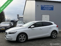 Volvo V40 - 1.6 T3 Momentum, Navi, Stoelverwarming
