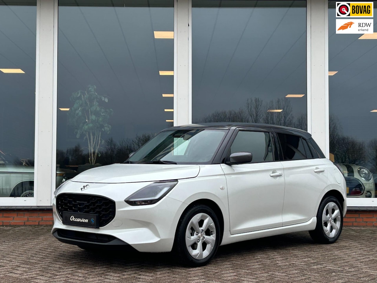 Suzuki Swift - 1.2 Select Smart Hybrid - Navi - Camera - PDC - LM - Carplay - AutoWereld.nl