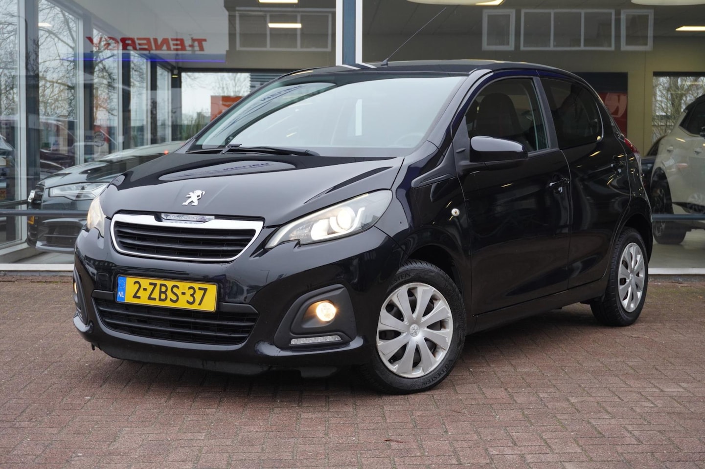 Peugeot 108 - 1.0 e-VTi Blue Lease 5deurs | Airco | Elek. pakket | Zwart | Nw model | Inruil mogelijk - AutoWereld.nl